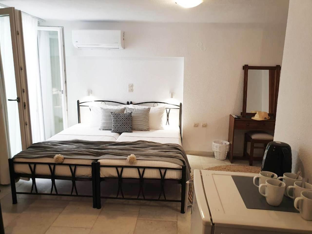 Anemos Town Apartment Naxos City Bagian luar foto
