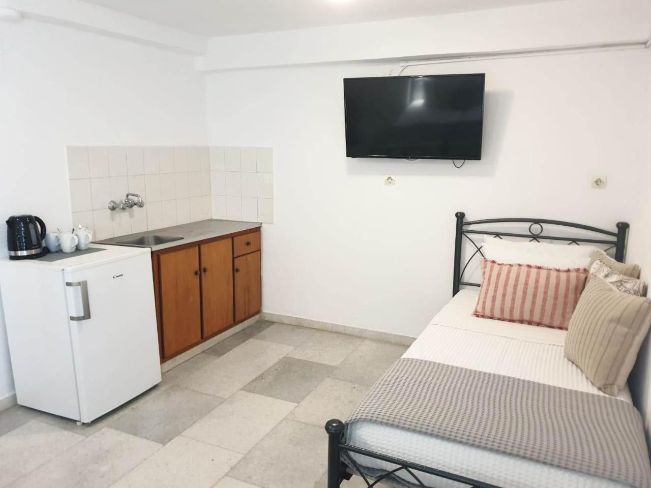 Anemos Town Apartment Naxos City Bagian luar foto
