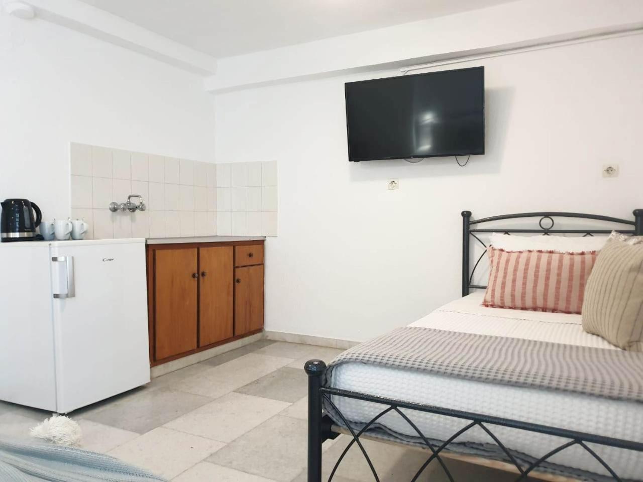 Anemos Town Apartment Naxos City Bagian luar foto